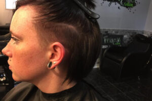close up view of the hair of a girl before hair cut